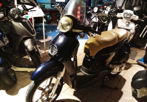 PIAGGIO SCARABEO 200 ie μπλέ